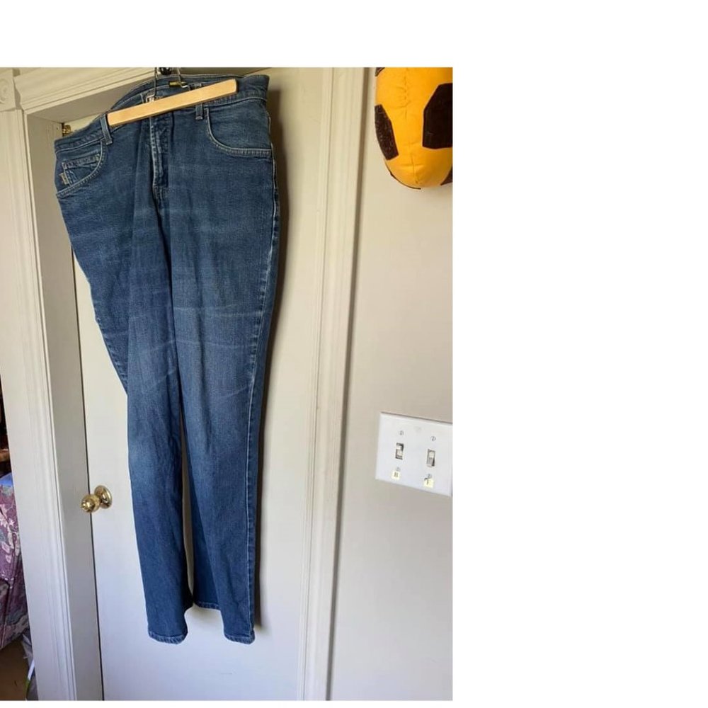 LADIES LOIS JEANS gently used